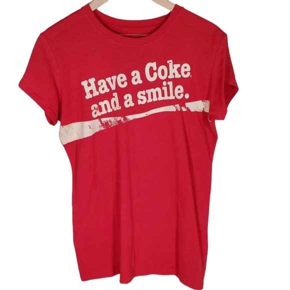 Coca Cola Shirt Graphic Sustainable Recycled Smile Red Adult M-L Juniors - Picture 1 of 6